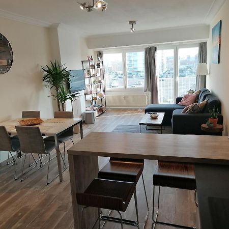 Appartement Oostende Vlak Aan Zee Exteriör bild