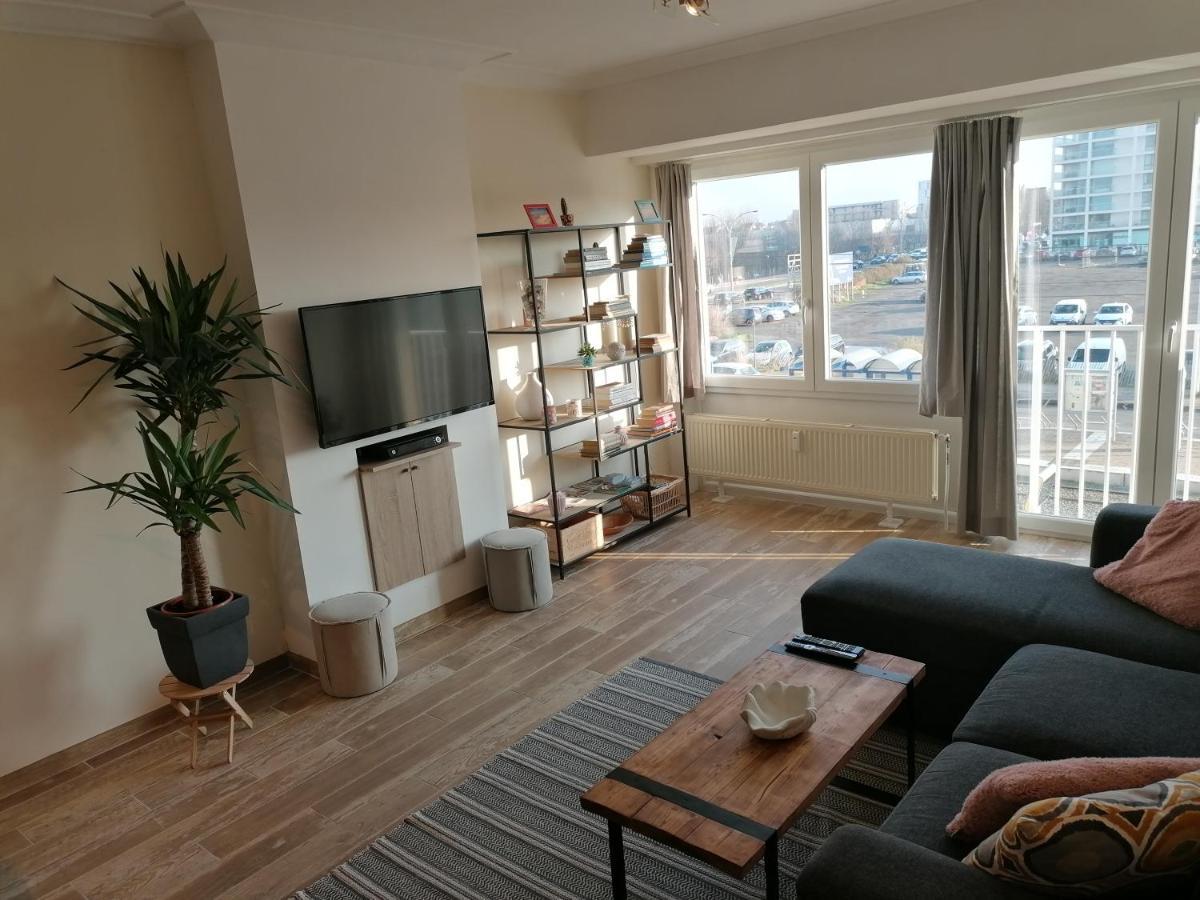 Appartement Oostende Vlak Aan Zee Exteriör bild