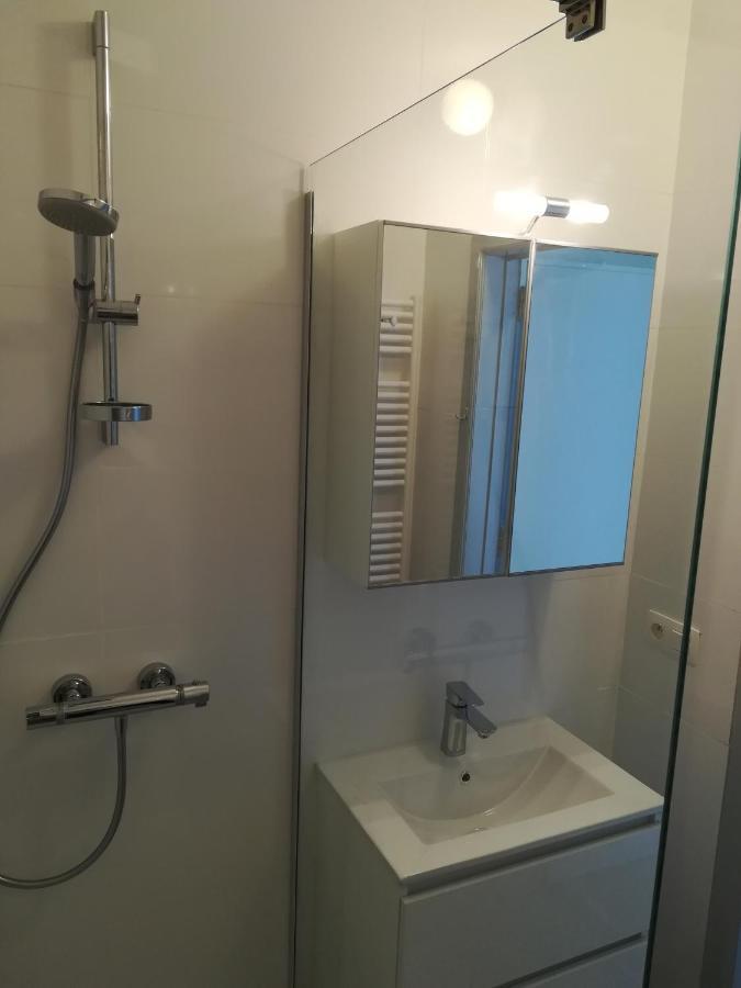 Appartement Oostende Vlak Aan Zee Exteriör bild