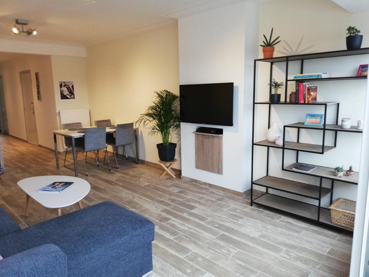 Appartement Oostende Vlak Aan Zee Exteriör bild